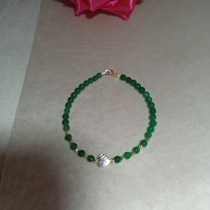 Brățară handmade din jad cu frunză de hematit și accesorii din argint.925. disponibilă în toate dimensiunile de la.16.cm la  21. cm.